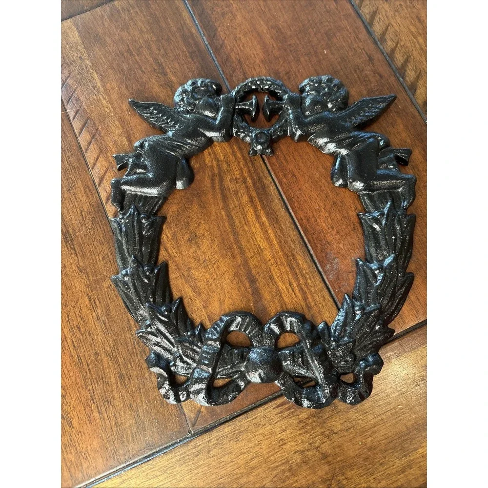 Cast Iron‎ Cherub Wreath 03632